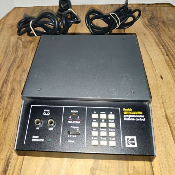 Kodak Ektagraphic programmable dissolve control for two Kodak slide projectors. - Picture 1 of 9